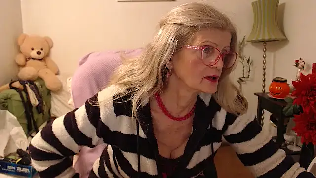 Snapshot of BlairFort chatting on 25, 11, 2025 BlairFort online show from 25, 11, 2025