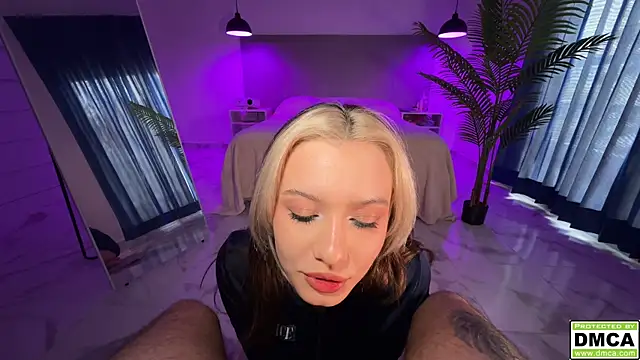 Snapshot of _blowjob_queen chatting on 18, 9, 2025 blowjob queen online show from 18, 9, 2025
