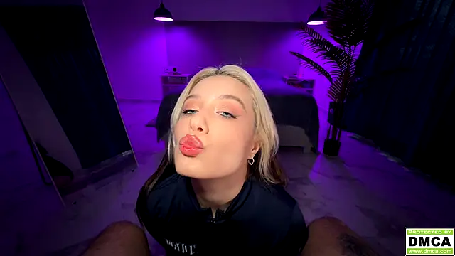 Snapshot of _blowjob_queen chatting on 30, 9, 2025 blowjob queen online show from 30, 9, 2025
