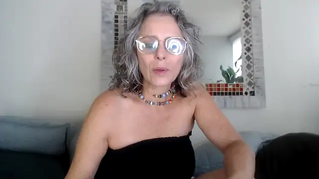 Pinkboobie online show from 17, 6, 2026