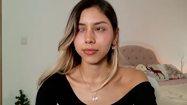 Sensualtease online show from 6, 12, 2024