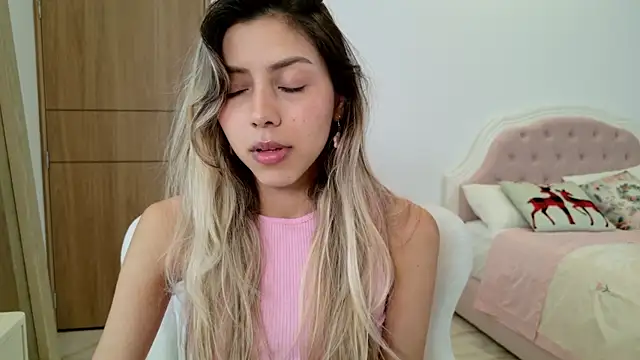 Sensualtease online show from 4, 1, 2025