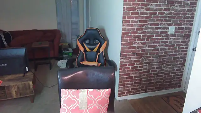 Snapshot of EntitledMistress chatting on 18, 12, 2024 EntitledMistress online show from 18, 12, 2024