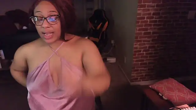 Snapshot of EntitledMistress chatting on 20, 12, 2024 EntitledMistress online show from 20, 12, 2024