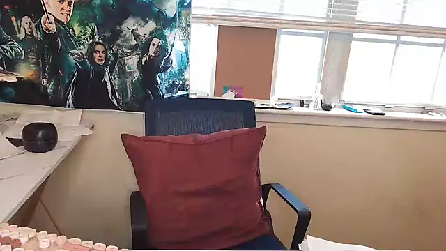 Snapshot of EntitledMistress chatting on 24, 11, 2025 EntitledMistress online show from 24, 11, 2025