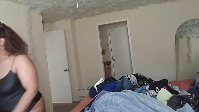 Snapshot of EntitledMistress chatting on 24, 2, 2026 EntitledMistress online show from 24, 2, 2026