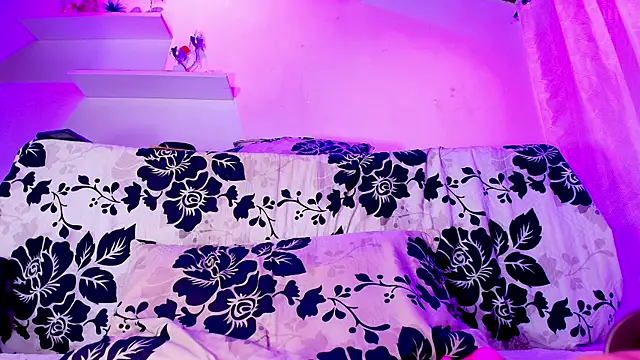 sofi decker online show from 4, 2, 2025