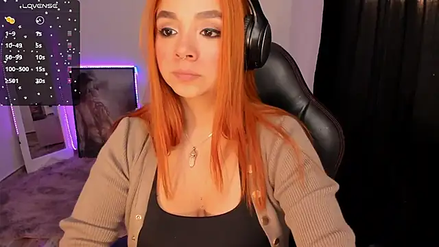 Snapshot of GiaBrooksX chatting on 15, 11, 2025 GiaBrooksX online show from 15, 11, 2025