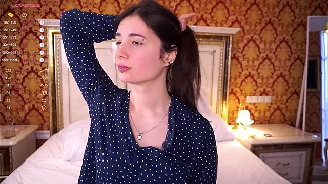 Snapshot of Holla_Molly chatting on 13, 2, 2025 Holla Molly online show from 13, 2, 2025