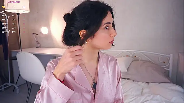 Snapshot of Holla_Molly chatting on 18, 3, 2025 Holla Molly online show from 18, 3, 2025