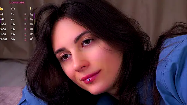 Snapshot of Holla_Molly chatting on 14, 12, 2025 Holla Molly online show from 14, 12, 2025