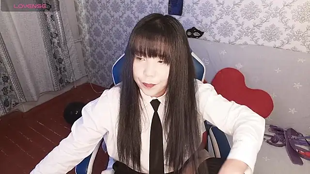 Snapshot of MissValday chatting on 6, 11, 2025 MissValday online show from 6, 11, 2025