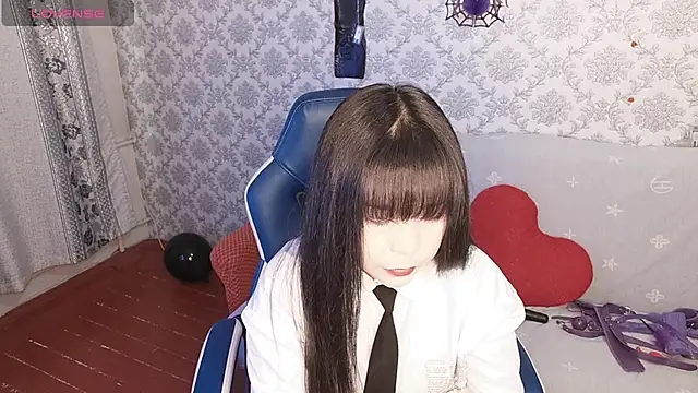 Snapshot of MissValday chatting on 7, 11, 2025 MissValday online show from 7, 11, 2025