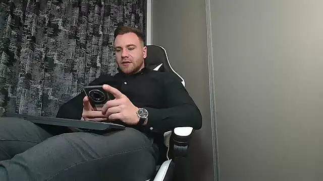 Snapshot of Thori92 chatting on 12, 2, 2025 Thori92 online show from 12, 2, 2025