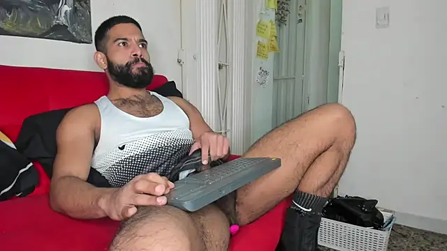 sweatyhairypig23 online show from 11, 1, 2026