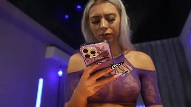 Snapshot of mandypeas chatting on 8, 10, 2025 mandypeas online show from 8, 10, 2025