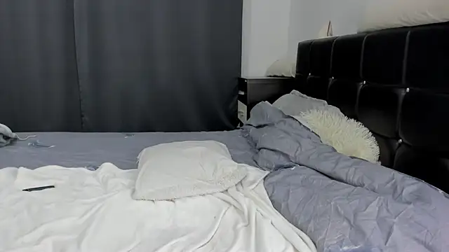 Snapshot of AryanaxXx chatting on 24, 11, 2025 AryanaxXx online show from 24, 11, 2025