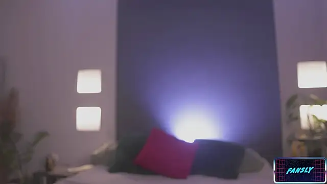 LucyAllenX online show from 18, 2, 2025