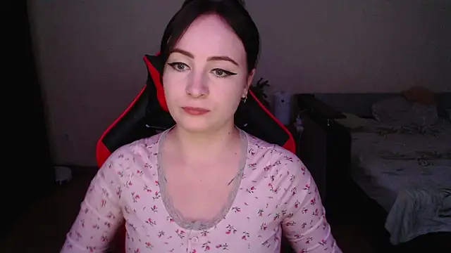 Laralianna online show from 2, 11, 2025