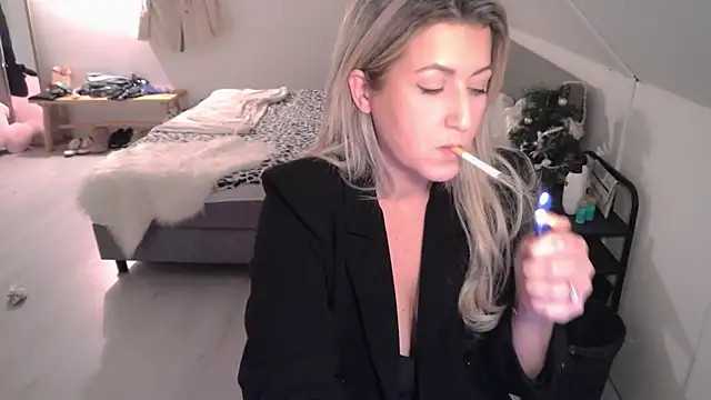 Snapshot of TessToy chatting on 9, 12, 2024 TessToy online show from 9, 12, 2024