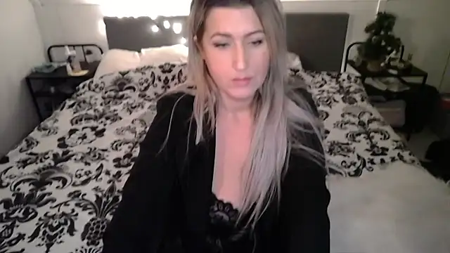 Snapshot of TessToy chatting on 17, 1, 2025 TessToy online show from 17, 1, 2025