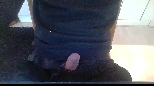 Snapshot of Remstr chatting on 17, 12, 2024 Remstr online show from 17, 12, 2024