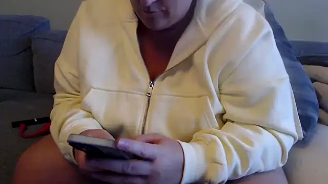 Snapshot of sweeti_Em chatting on 2, 7, 2026 sweeti Em online show from 2, 7, 2026