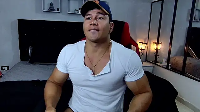 Snapshot of tyler_hank01 chatting on 26, 1, 2025 tyler hank01 online show from 26, 1, 2025