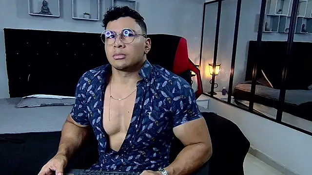 Snapshot of tyler_hank01 chatting on 5, 2, 2025 tyler hank01 online show from 5, 2, 2025