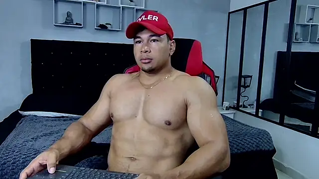 Snapshot of tyler_hank01 chatting on 23, 2, 2025 tyler hank01 online show from 23, 2, 2025