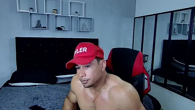 Snapshot of tyler_hank01 chatting on 23, 2, 2025 tyler hank01 online show from 23, 2, 2025