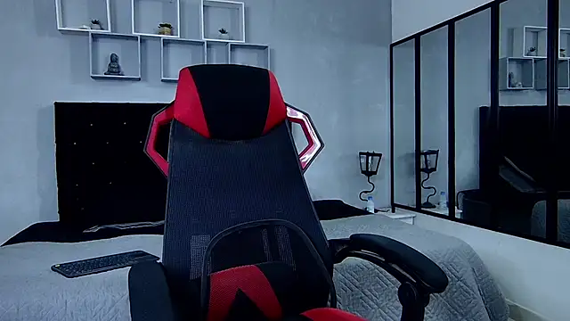 Snapshot of tyler_hank01 chatting on 13, 3, 2025 tyler hank01 online show from 13, 3, 2025