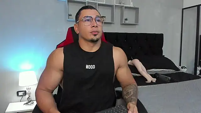 Snapshot of tyler_hank01 chatting on 1, 11, 2025 tyler hank01 online show from 1, 11, 2025