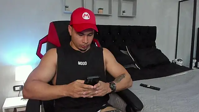 Snapshot of tyler_hank01 chatting on 2, 11, 2025 tyler hank01 online show from 2, 11, 2025