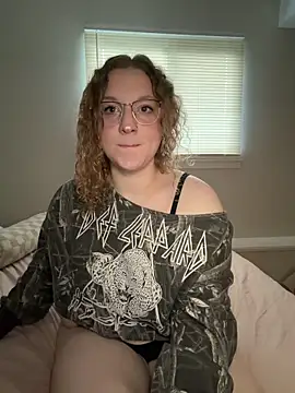 Snapshot of EmmieRae chatting on 16, 5, 2026 EmmieRae online show from 16, 5, 2026