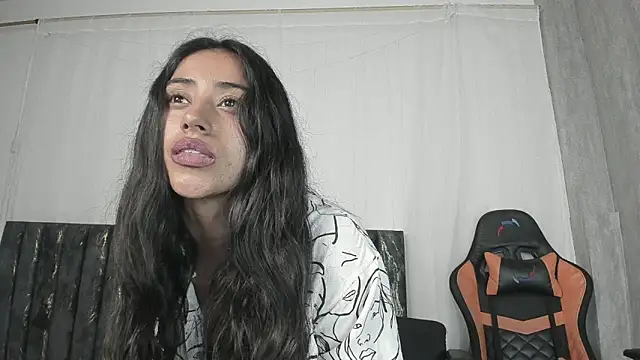 Valentinne z online show from 3, 1, 2025