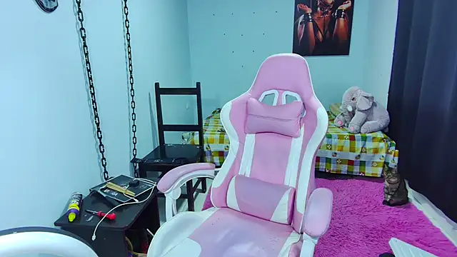 Hannah-grace online show from 2, 2, 2025