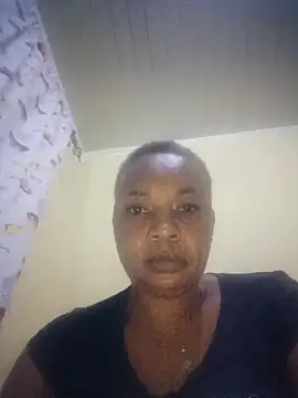 Candylious87 online show from 10, 4, 2026