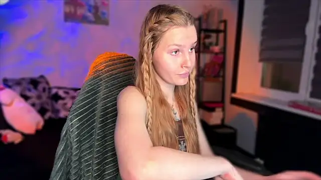 Snapshot of Chanel_Gill chatting on 4, 12, 2025 Chanel Gill online show from 4, 12, 2025