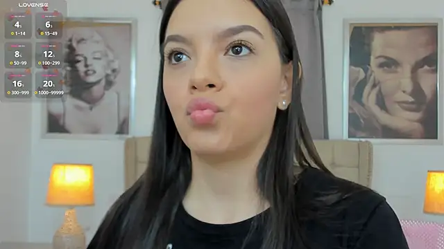 Snapshot of Beautyari_ chatting on 8, 10, 2025 Beautyari online show from 8, 10, 2025