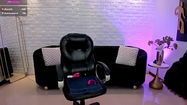 Snapshot of JennaOlsonX chatting on 20, 2, 2025 JennaOlsonX online show from 20, 2, 2025