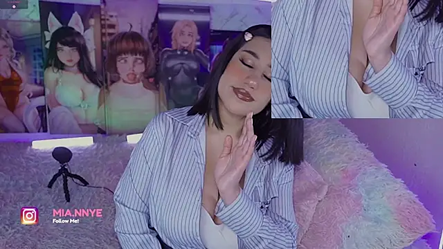 Snapshot of MiaMammie chatting on 16, 12, 2024 MiaMammie online show from 16, 12, 2024