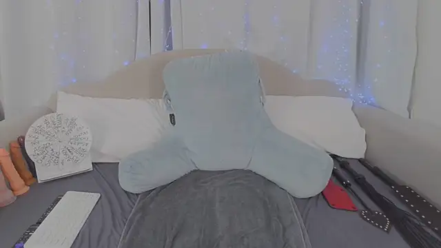 MeghanXO online show from 8, 2, 2026