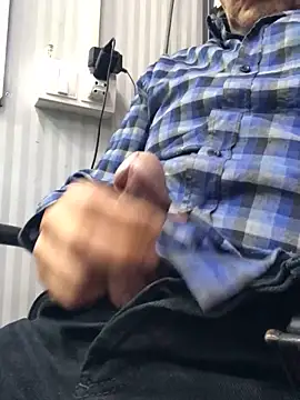 Snapshot of semir4282 chatting on 13, 11, 2025 semir4282 online show from 13, 11, 2025