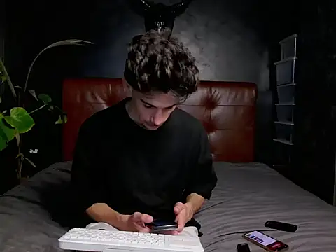 Snapshot of DanielCrush1 chatting on 28, 10, 2025 DanielCrush1 online show from 28, 10, 2025