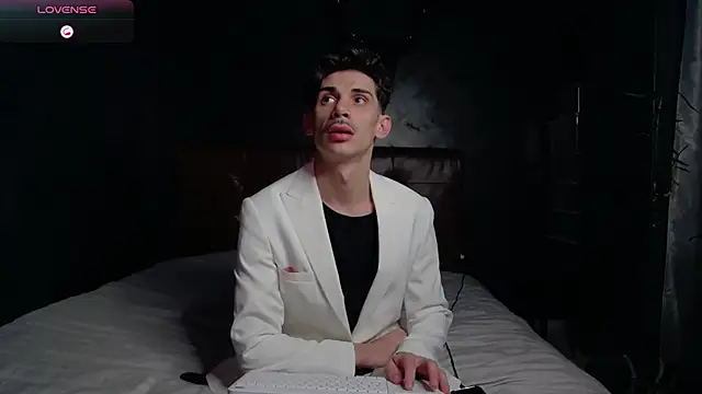 Snapshot of DanielCrush1 chatting on 26, 11, 2025 DanielCrush1 online show from 26, 11, 2025