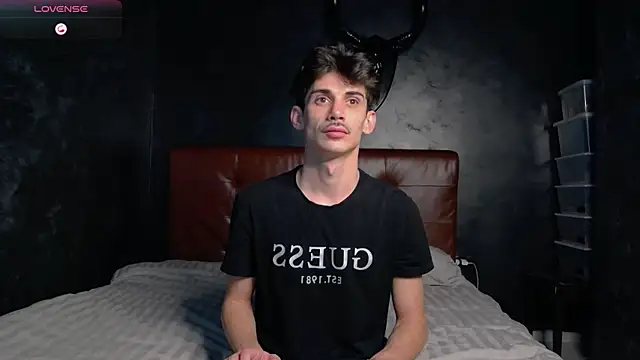 Snapshot of DanielCrush1 chatting on 23, 12, 2025 DanielCrush1 online show from 23, 12, 2025