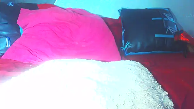 Queenofthenightx online show from 6, 2, 2025