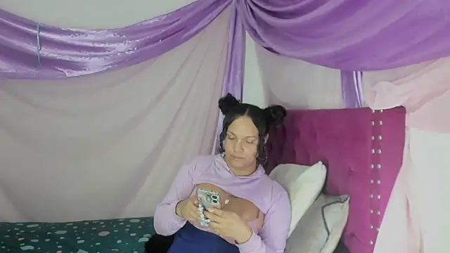 Snapshot of sirenadirtysexxx chatting on 28, 10, 2025 sirenadirtysexxx online show from 28, 10, 2025