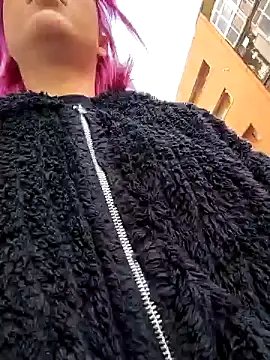 KarlaLuar  online show from 18, 12, 2024